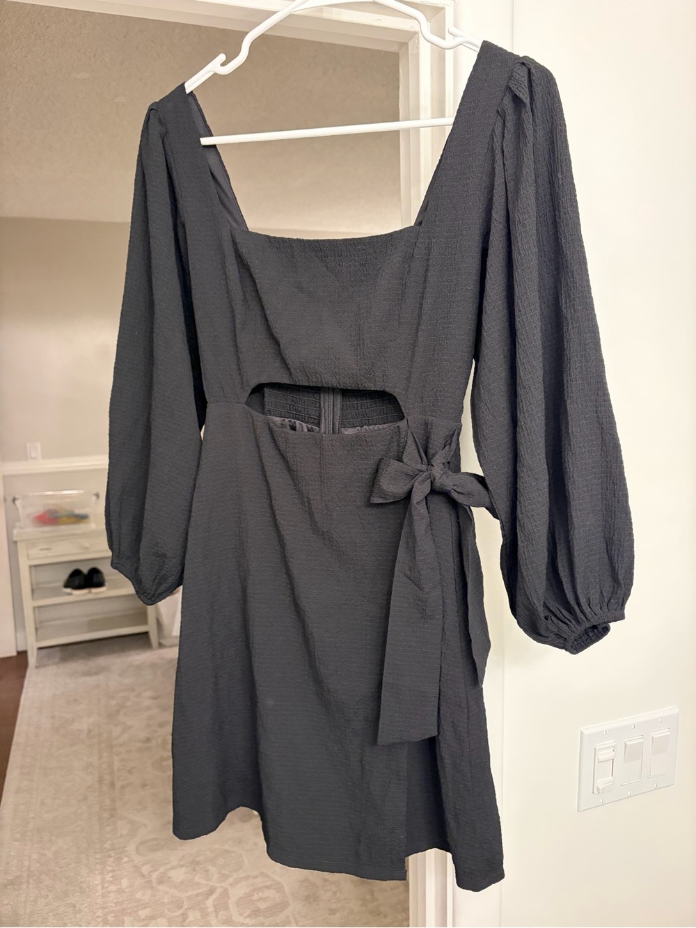 ASTR THE LABEL Black Puff-Sleeve Cutout Mini Dress